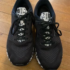 Brooks Womens revel 4 cheetah print sole running shoes